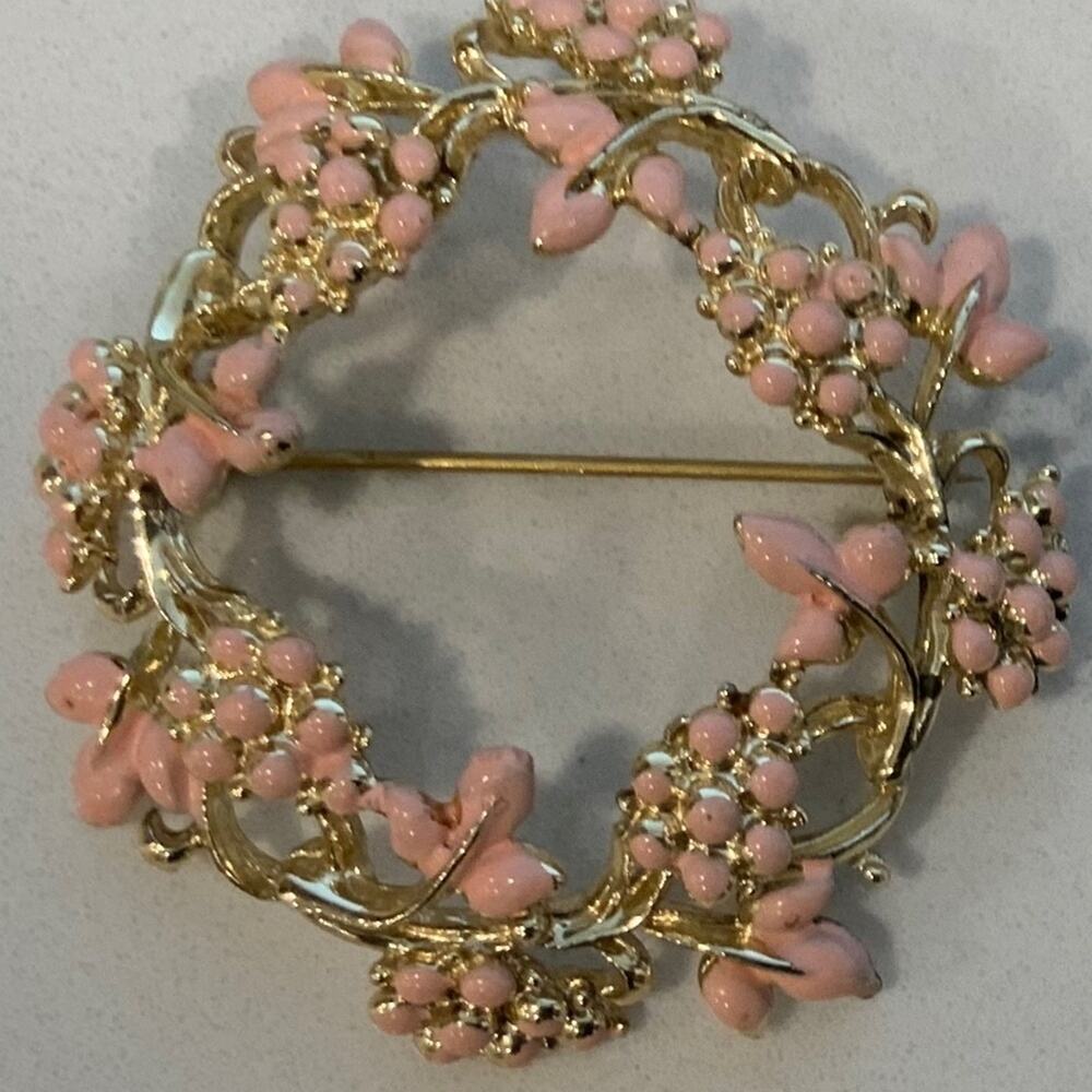 Vintage Wreath Brooch